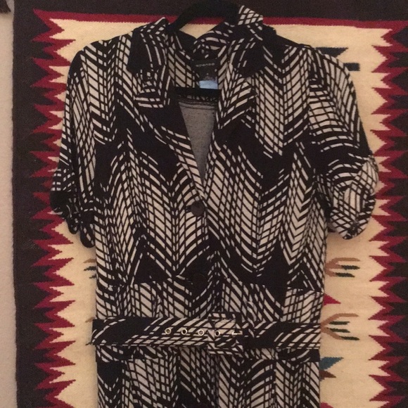 Hallucinogenic dress. Will camouflage anything! - Picture 2 of 3